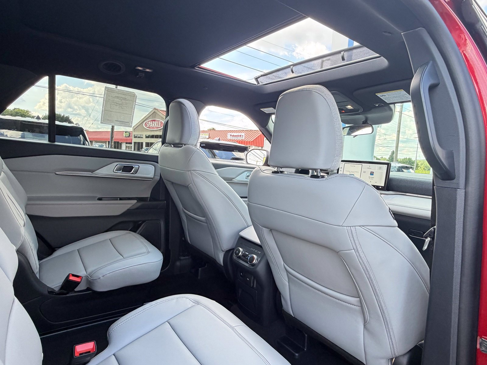 New 2027 Ford Explorer Active w/ Active Comfort Package AWD/4WD image 40