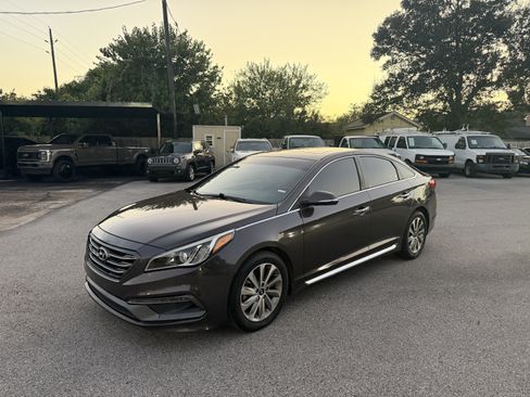 Used 2016 Hyundai Sonata Sport w/ Option Group 03 FWD image 3