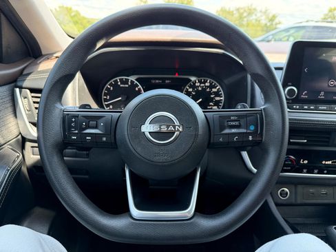 Used 2023 Nissan Rogue SV image 21