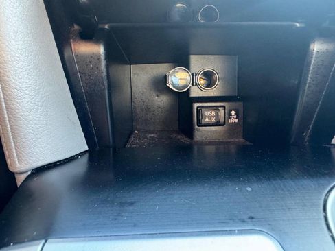 Used 2014 Toyota Camry LE image 29