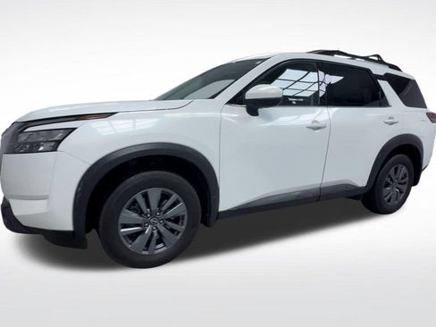 Used 2024 Nissan Pathfinder SV w/ Lighting Package (N92) AWD/4WD image 4