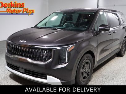 Used 2025 Kia Carnival