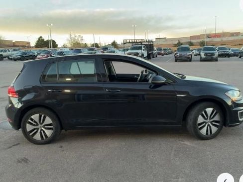 Used 2017 Volkswagen e-Golf SE w/ DC Fast Charging Package image 3