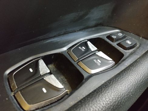 Used 2018 Hyundai Santa Fe Sport image 27