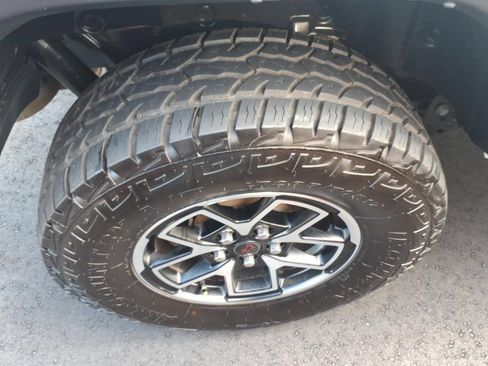 Used 2024 Jeep Wrangler Unlimited Rubicon AWD/4WD image 6