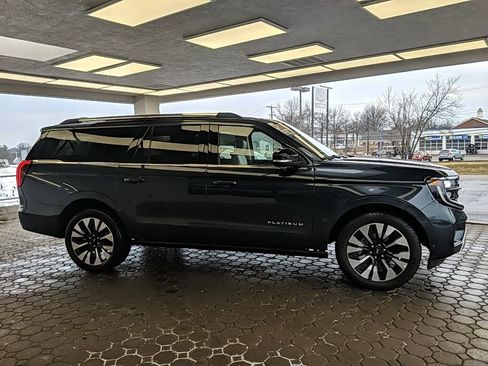 Used 2025 Ford Expedition Max Platinum w/ Driver's Package image 4