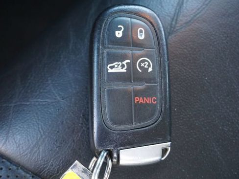 Used 2019 Jeep Cherokee Limited FWD image 15