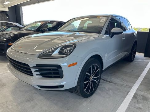 Used 2023 Porsche Cayenne Platinum Edition AWD/4WD image 1