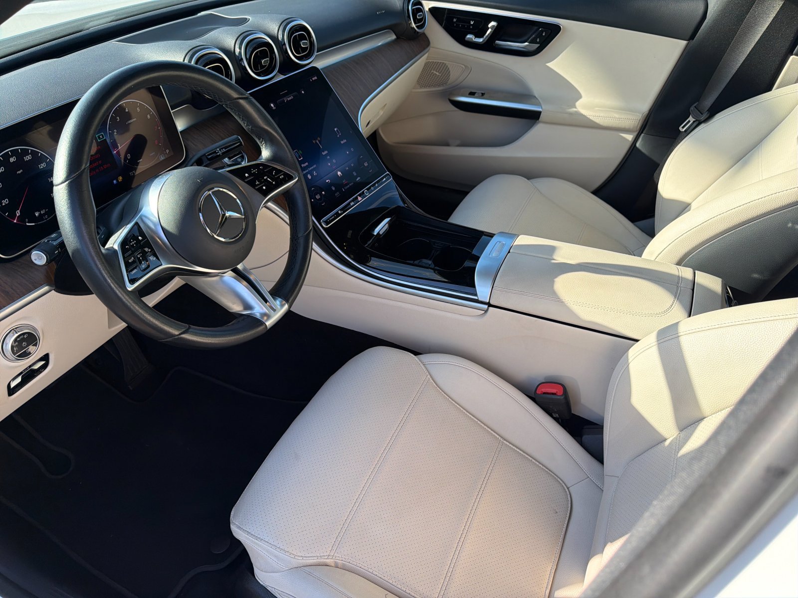 Used 2024 Mercedes-Benz C 300 Sedan image 8