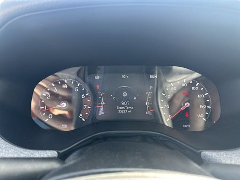 Used 2025 Jeep Compass Latitude w/ Sun & Sound Group AWD/4WD image 19