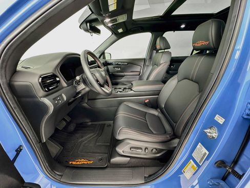 Used 2025 Honda Pilot TrailSport image 21