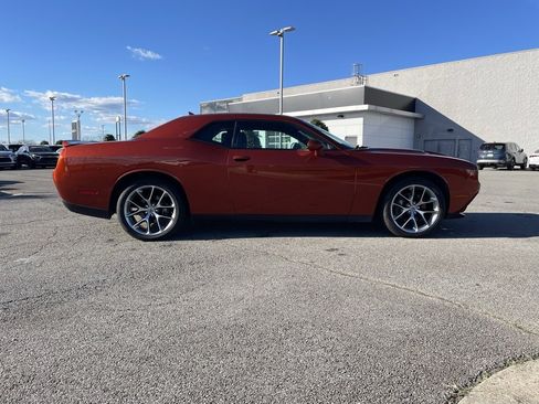 Used 2020 Dodge Challenger SXT w/ Plus Package image 8
