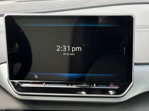 New 2025 Volkswagen ID.4 Pro image 11