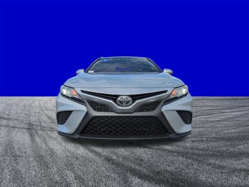 Used 2020 Toyota Camry SE FWD image 9