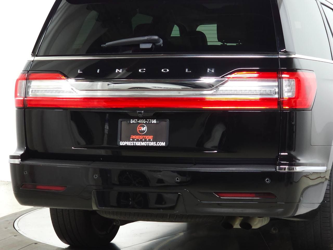 Used 2018 Lincoln Navigator Reserve w/ Technology Package AWD/4WD image 8