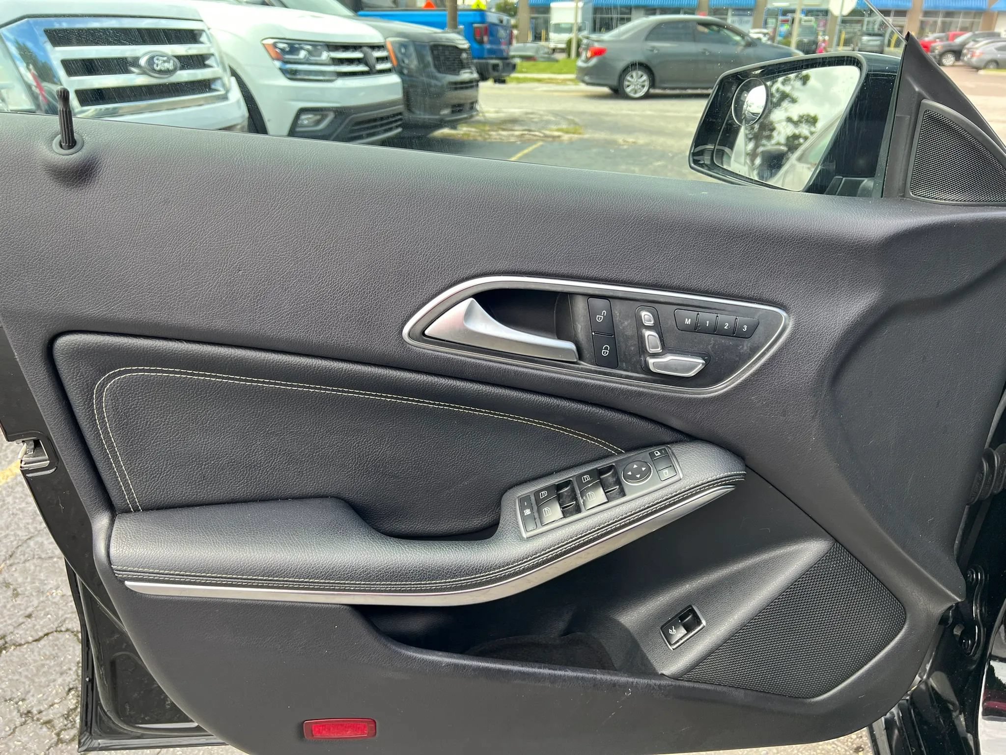 Used 2017 Mercedes-Benz CLA 250 image 8