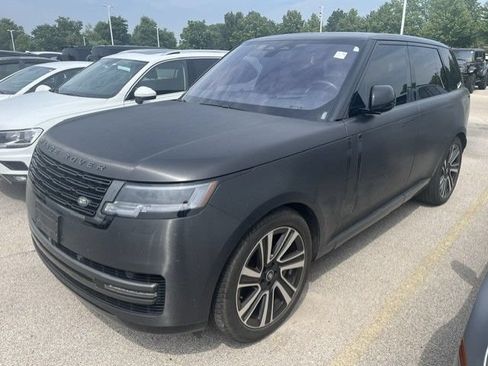 Used 2023 Land Rover Range Rover Autobiography AWD/4WD image 2