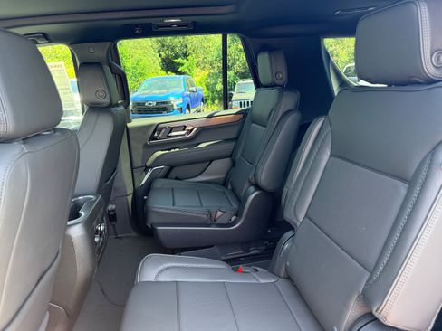 New 2026 GMC Yukon Denali w/ Sun & Power Step Package AWD/4WD image 10