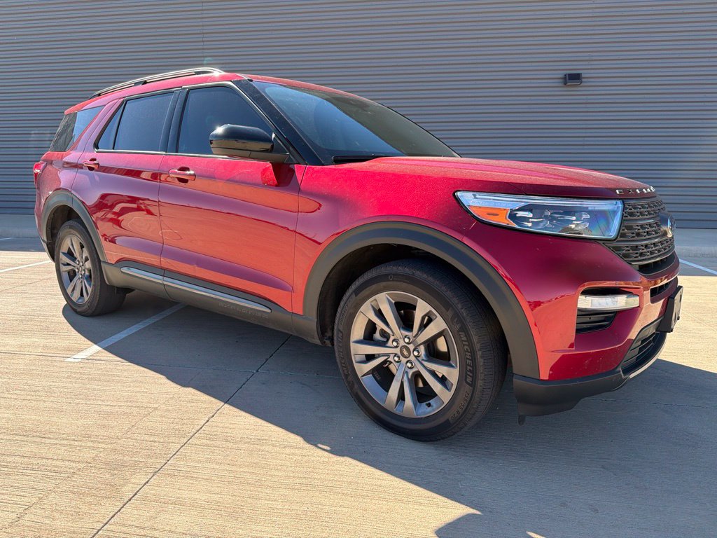 Used 2022 Ford Explorer XLT w/ Equipment Group 202A AWD/4WD image 1