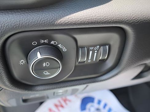 New 2026 RAM 1500 4x4 Crew Cab image 19