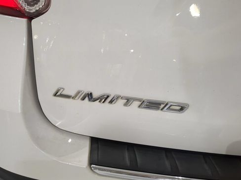 Used 2021 Ford Explorer Limited AWD/4WD image 17