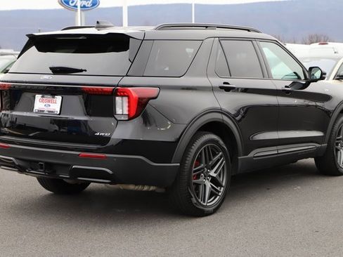 Used 2025 Ford Explorer ST-Line w/ ST-Line Street Pack image 6
