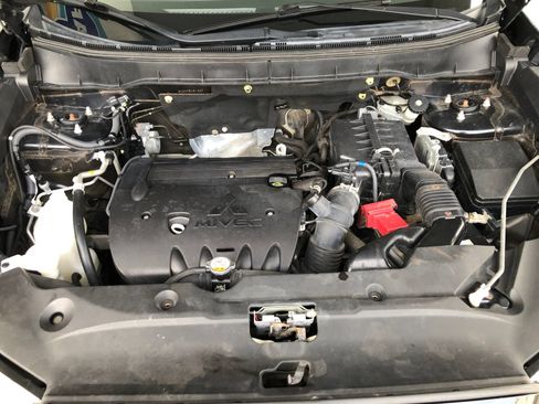 Used 2017 Mitsubishi Outlander Sport ES FWD image 3