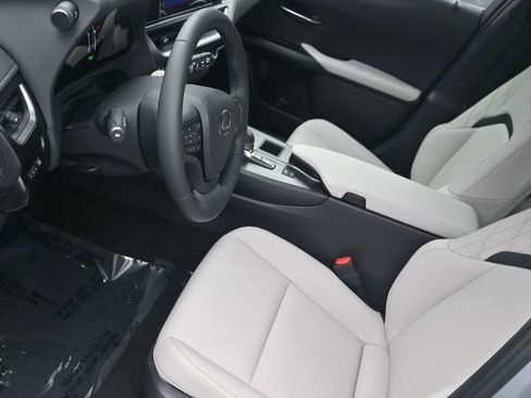 New 2026 Lexus UX 300h FWD image 10
