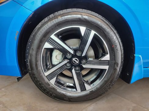 Used 2025 Nissan Sentra SV FWD image 27