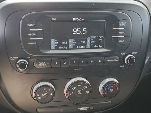 Used 2018 Kia Soul FWD image 22