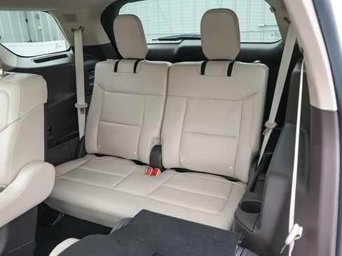 Certified 2023 Ford Explorer Platinum w/ Technology Package image 20