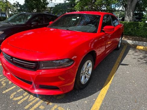 Used 2022 Dodge Charger SXT RWD image 2