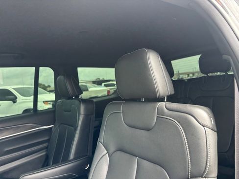 Used 2024 Jeep Grand Cherokee L Limited image 28