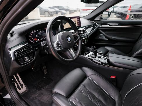 Used 2022 BMW M550i xDrive w/ Executive Package image 4
