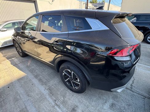 Used 2023 Kia Sportage LX AWD/4WD image 4