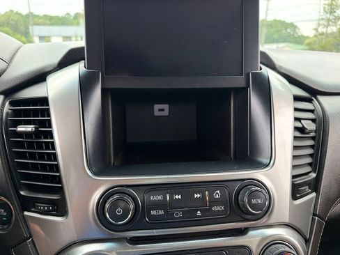 Used 2019 Chevrolet Suburban Premier w/ Premier Plus Edition AWD/4WD image 11