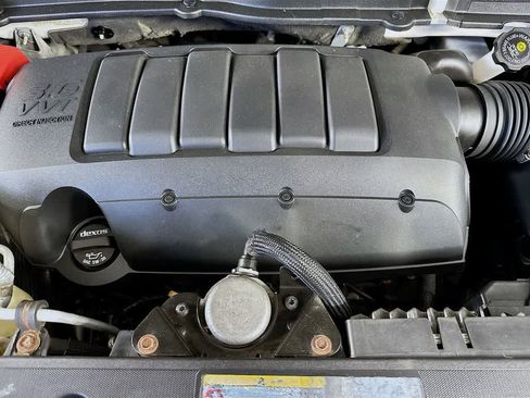 Used 2012 GMC Acadia SLE image 9