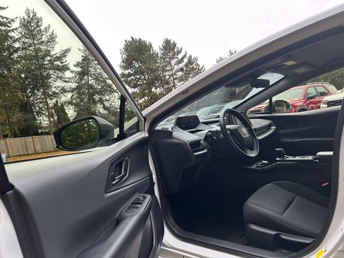 Used 2023 Toyota Prius LE image 20