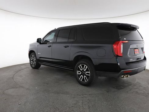 Used 2023 GMC Yukon XL AT4 w/ AT4 Premium Package AWD/4WD image 9
