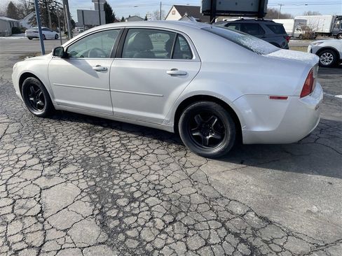 Used 2010 Chevrolet Malibu LT w/ Power Convenience Package image 4