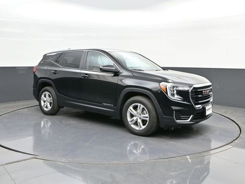 Used 2024 GMC Terrain SLE image 17