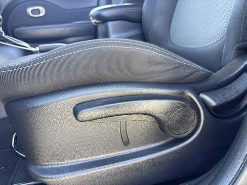 Used 2018 Kia Soul + FWD image 8