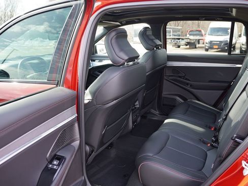 Used 2025 Jeep Wagoneer S Launch Edition image 17