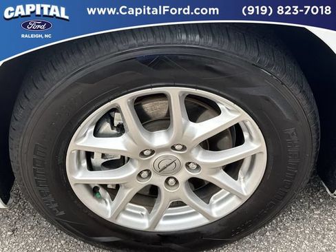 Used 2024 Chrysler Pacifica Touring-L FWD image 13
