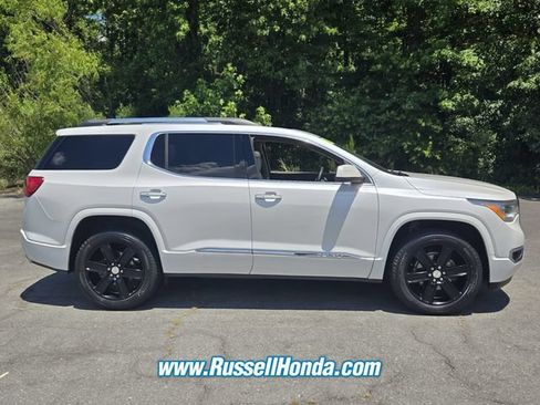 Used 2019 GMC Acadia Denali w/ Technology Package FWD image 2