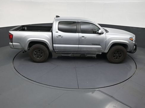 Used 2022 Toyota Tacoma SR5 w/ Technology Package RWD image 17