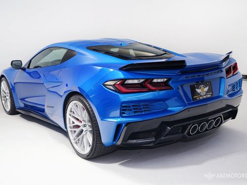 Used 2024 Chevrolet Corvette Z06 RWD image 6