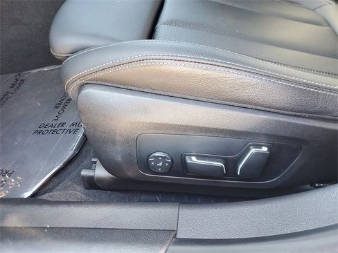 Used 2025 BMW 330i Sedan image 14