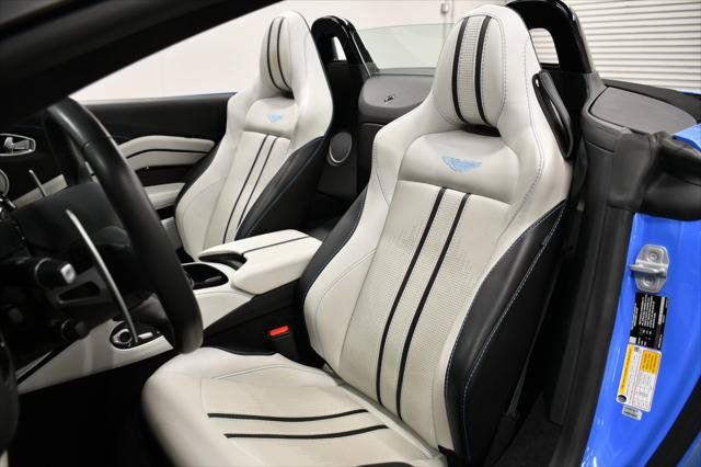 Used 2021 Aston Martin V8 Vantage Roadster RWD image 34