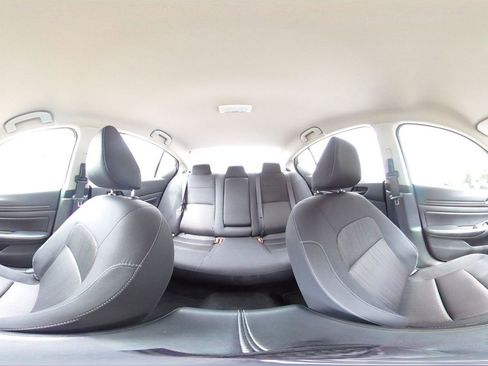 Used 2025 Nissan Altima 2.5 SV FWD image 43